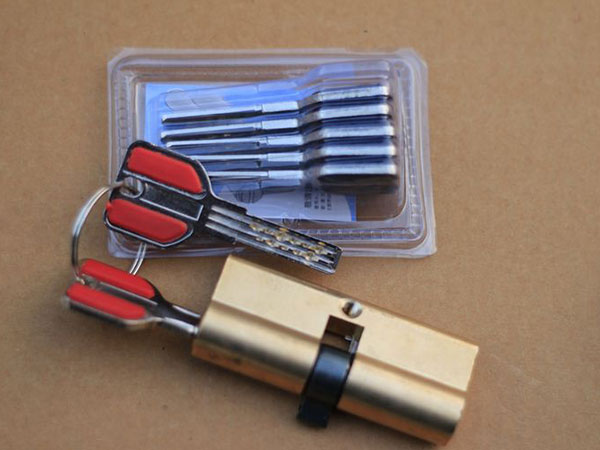 南澳24小时上门开锁公司